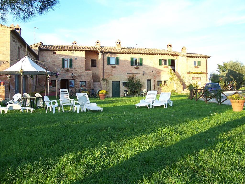 Agriturismo La Grotta Di Montecchino Siena Exteriör bild