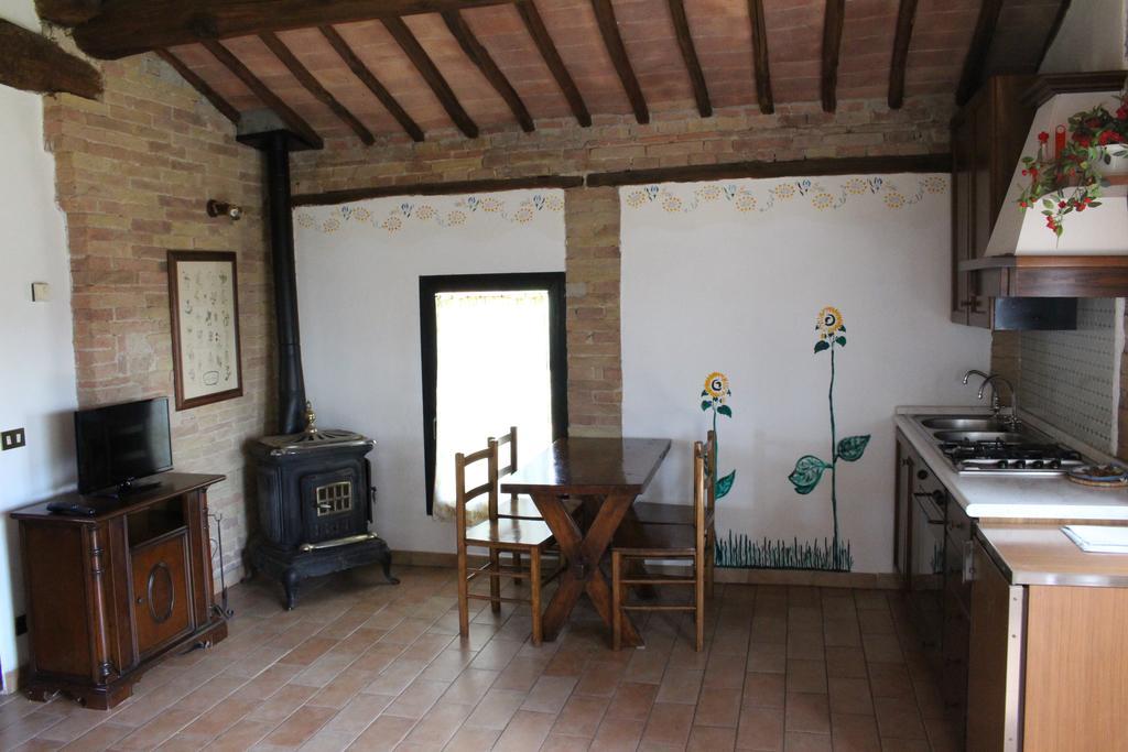Agriturismo La Grotta Di Montecchino Siena Exteriör bild