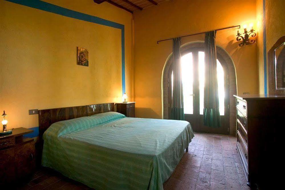 Agriturismo La Grotta Di Montecchino Siena Exteriör bild